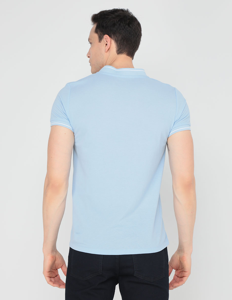 Playera cuello henley para hombre