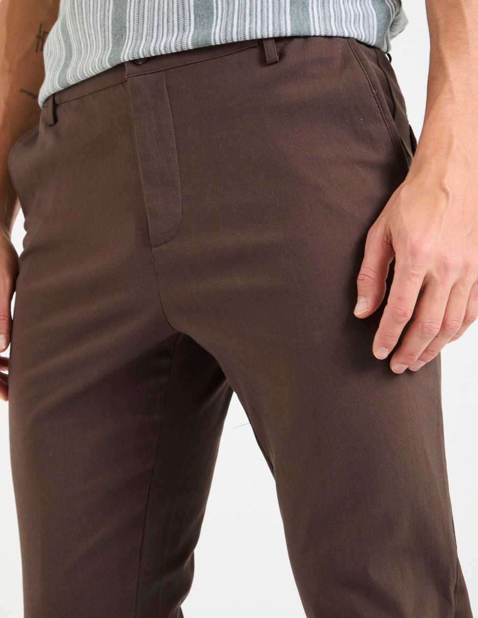 Pantalón business casual chino slim de gabardina para hombre 4