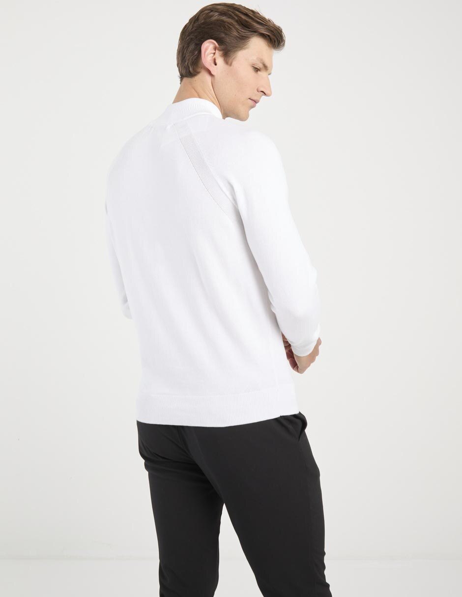 Suéter cuello alto para hombre 2