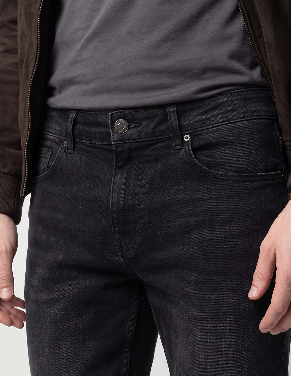 Jeans slim lavado obscuro para hombre 4