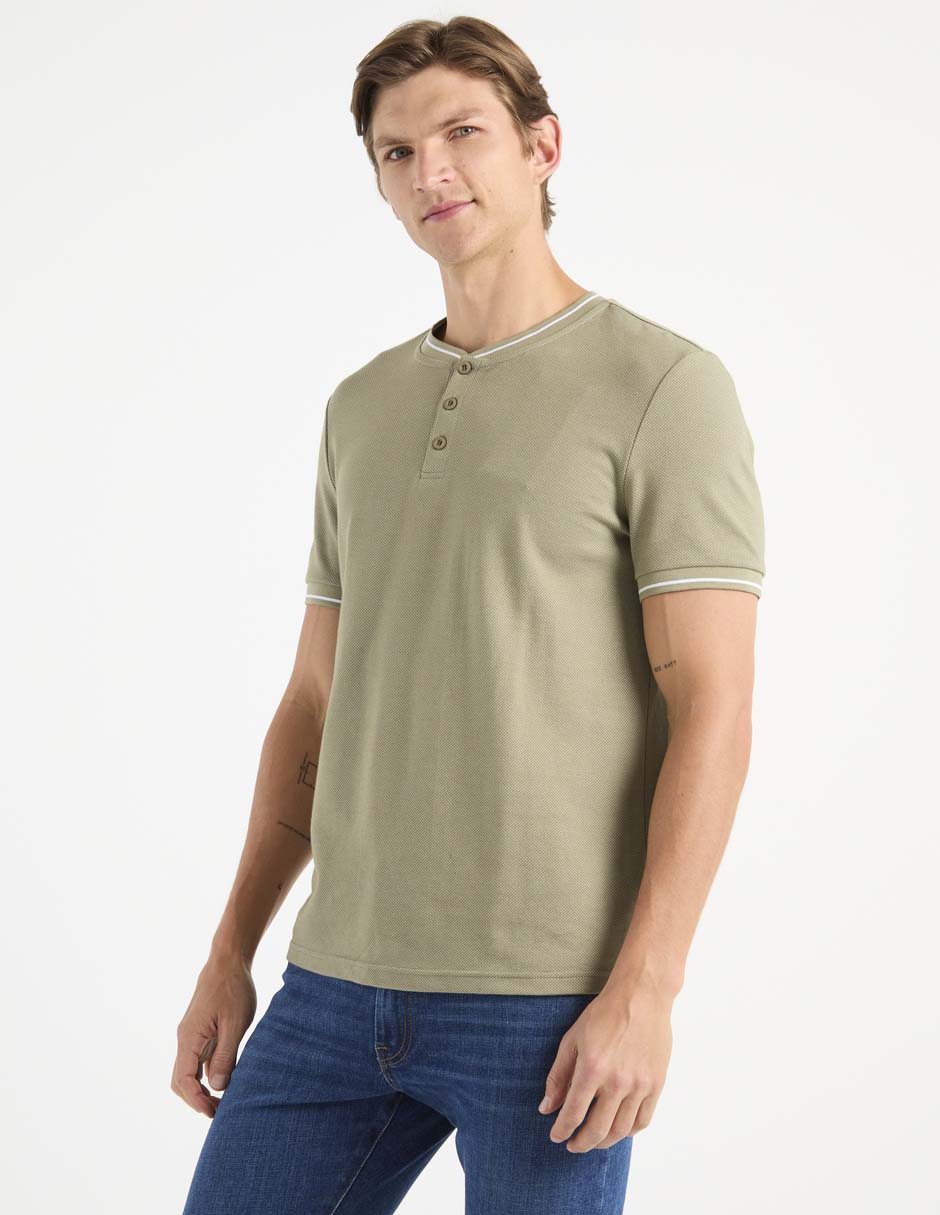 Playera cuello henley para hombre 1