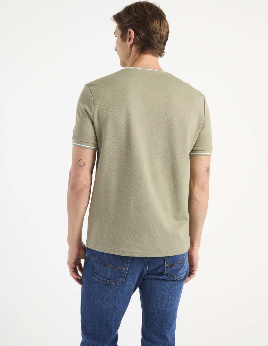 Playera Bull Strong cuello henley para hombre 4