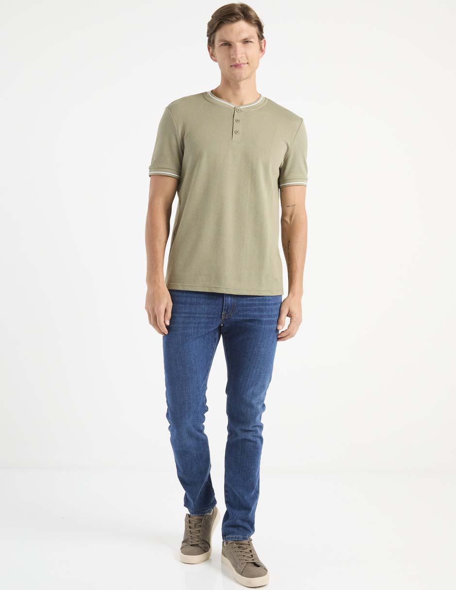 Playera Bull Strong cuello henley para hombre 3