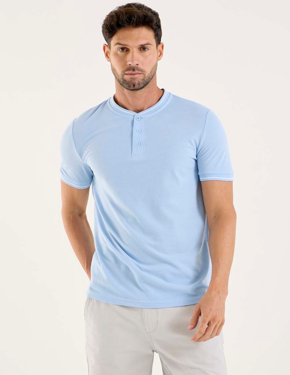 Playera cuello henley para hombre
