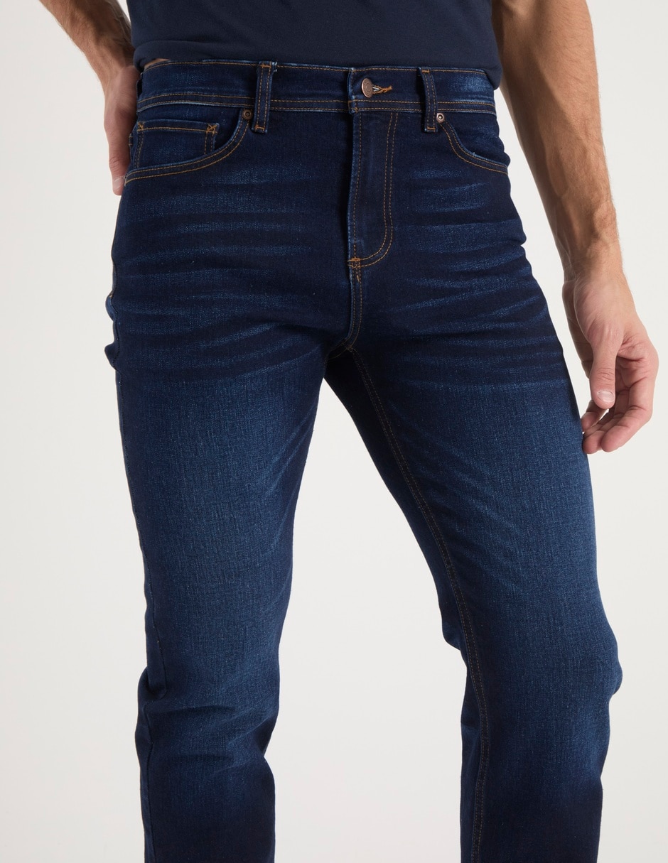 Jeans straight lavado whisker para hombre 9