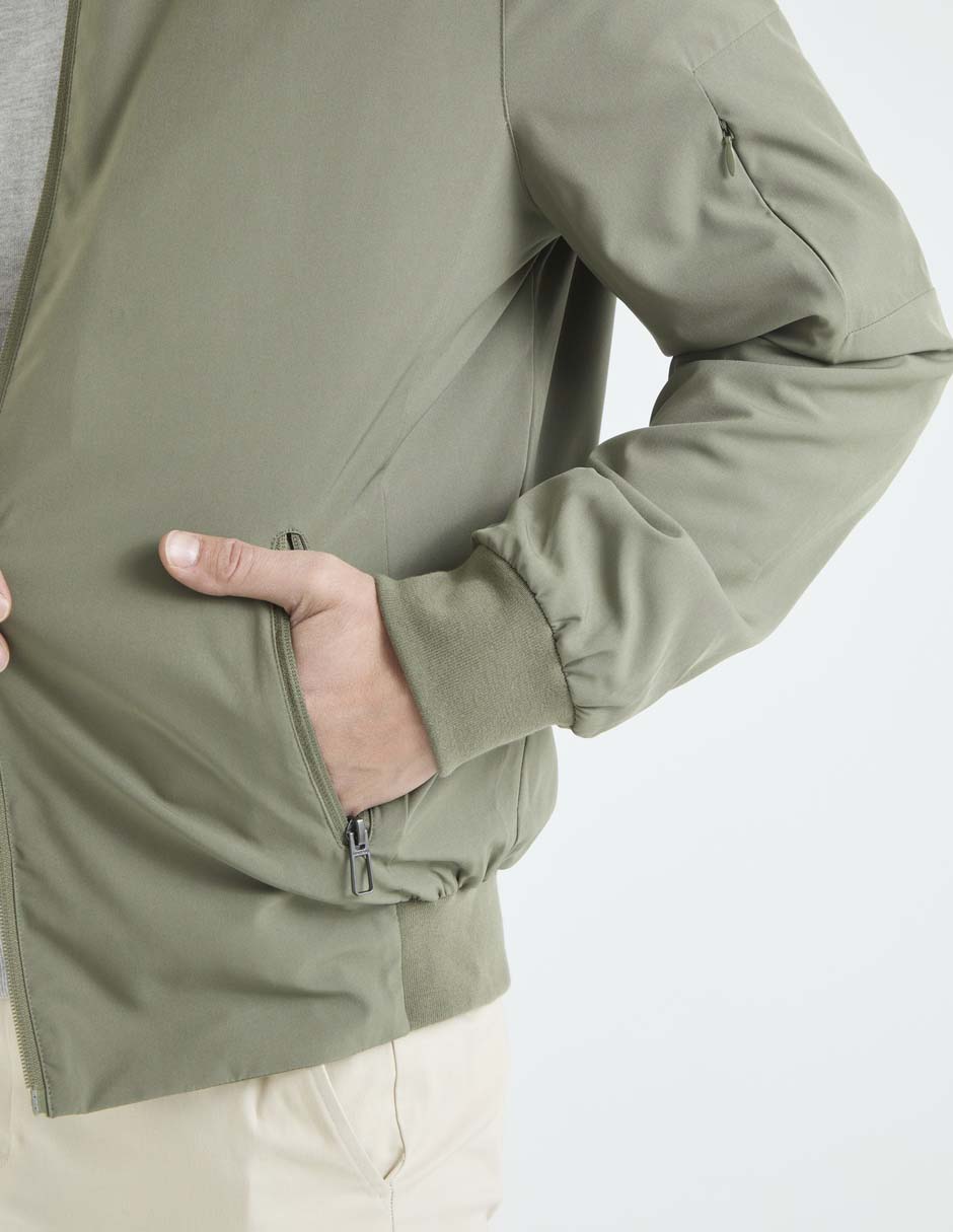 Chamarra bomber con bolsillos para hombre 4