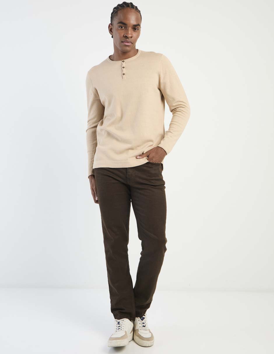 Playera Contempo cuello henley para hombre