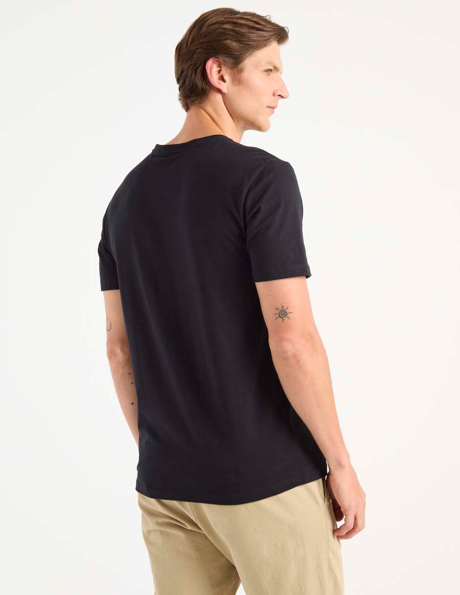 Playera cuello V para hombre 2