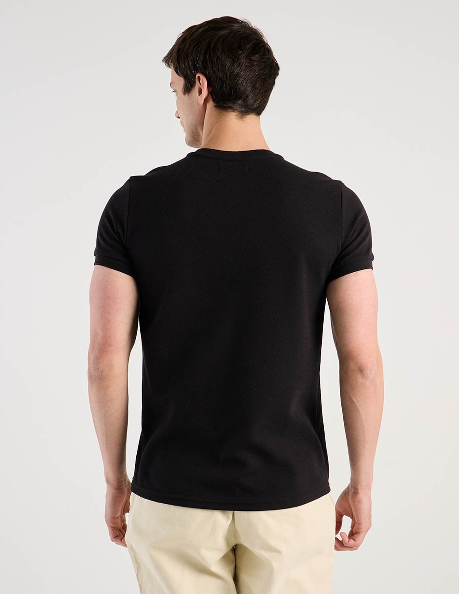 Playera cuello henley para hombre 6