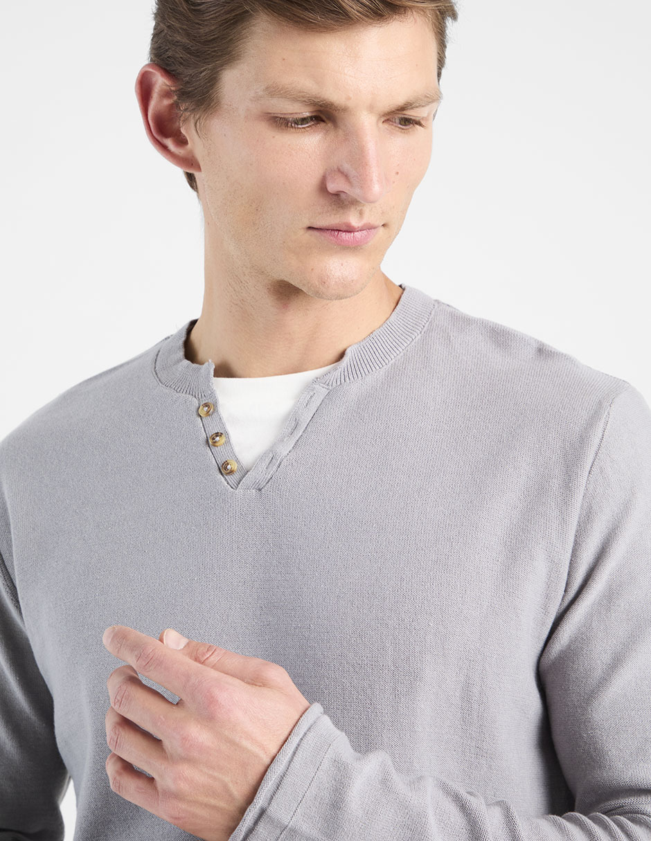 Playera cuello henley para hombre