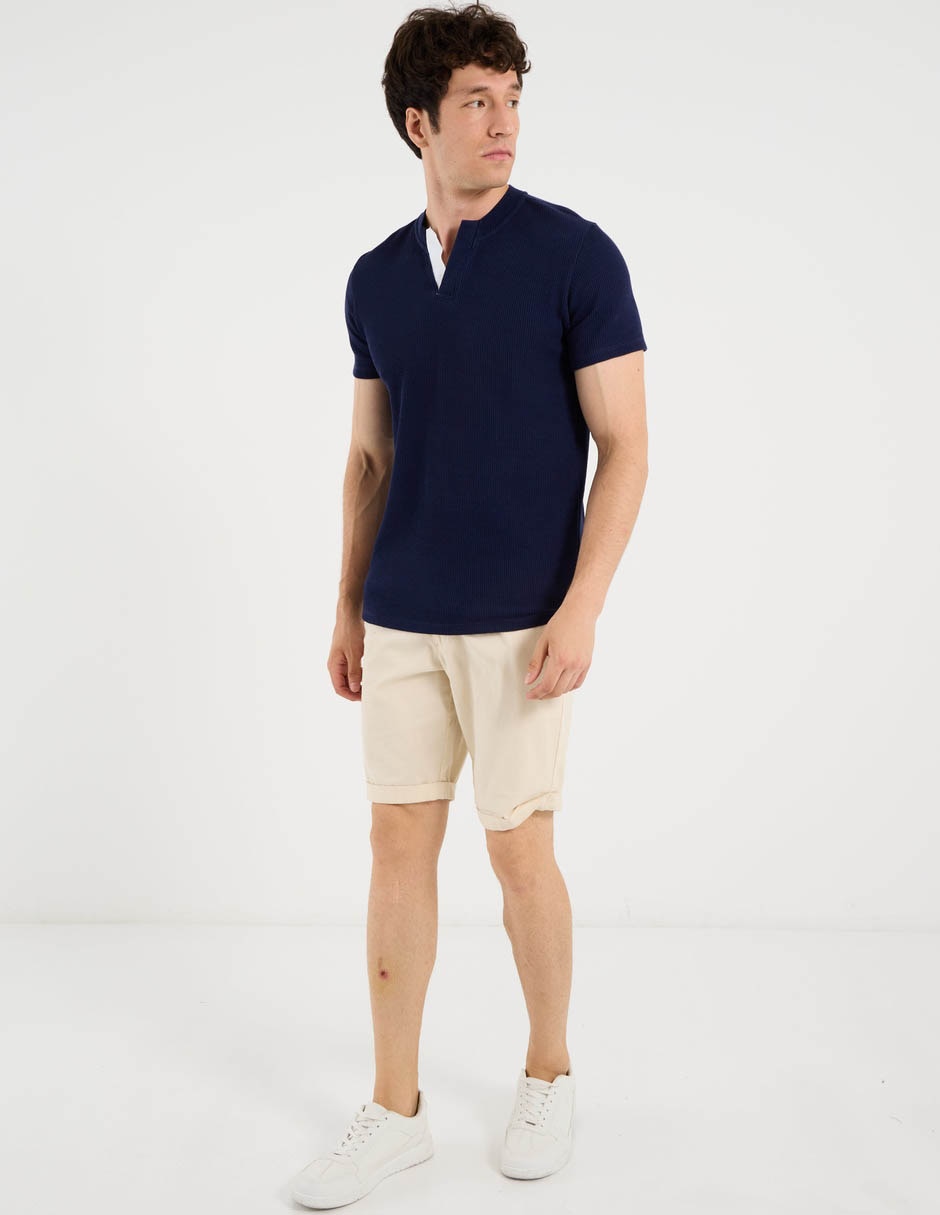 Playera Contempo cuello V para hombre
