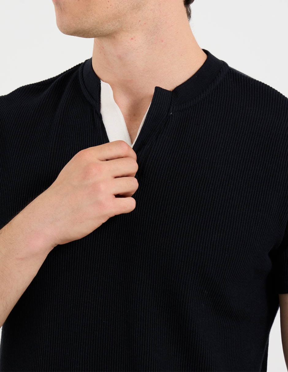 Playera cuello V para hombre 4