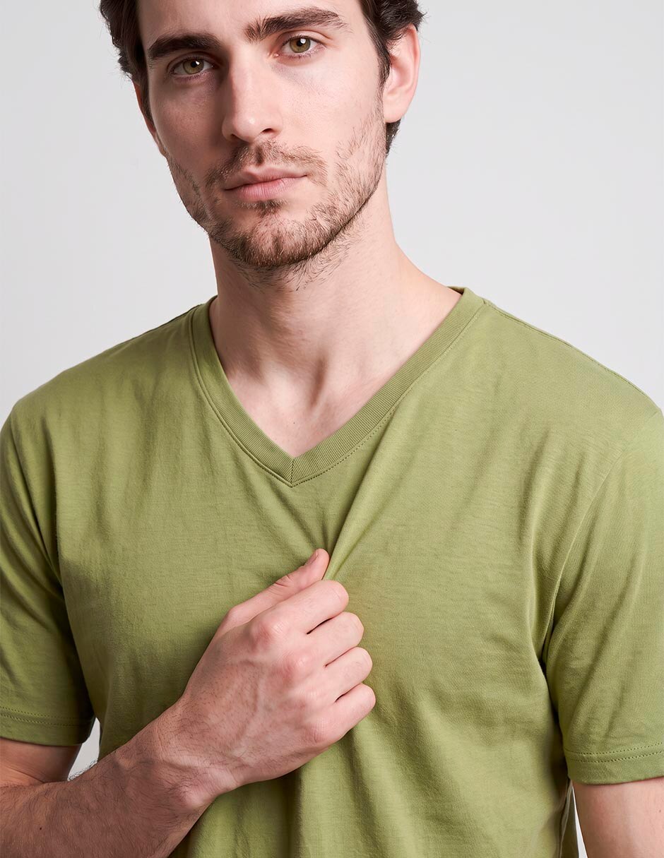 Playera cuello V para hombre 3