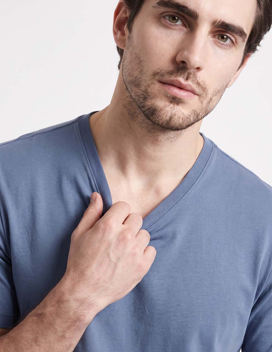 Playera Contempo cuello V para hombre